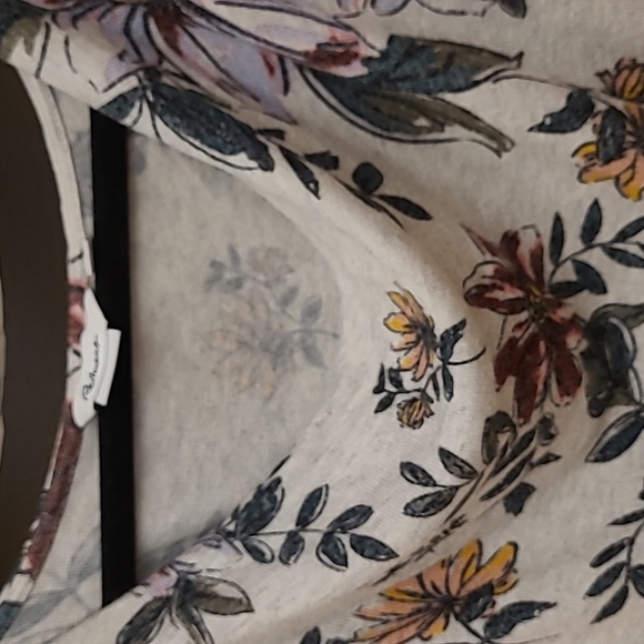 Ladies Medium Cowl Neck SS Top - Picture 4 of 5